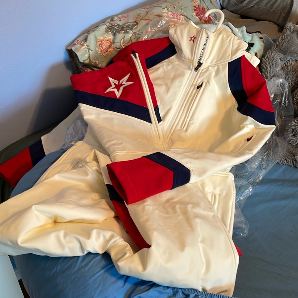 💫Perfect Moment Allos One Piece Ski Suit Snow White/Navy/Red—Medium 💫Like New - Picture 4 of 16